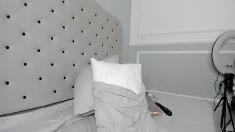 roxie reyes  online show from January 25, 9:57 am