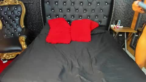 Snapshot of yiyisandoval chatting on October 14, 7:36 pm yiyisandoval online show from October 14, 7:36 pm