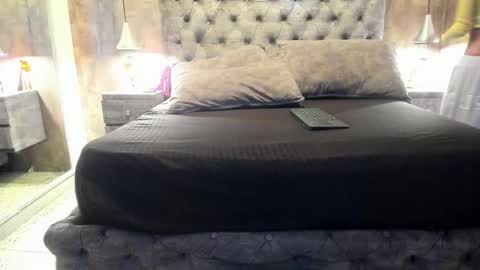 Snapshot of yiyisandoval chatting on November 10, 7:57 pm yiyisandoval online show from November 10, 7:57 pm