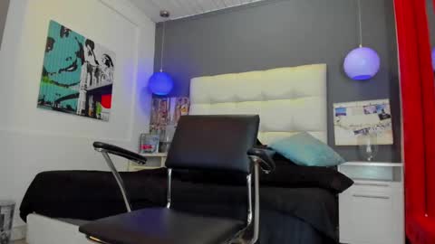 Yiyo online show from February 23, 8:39 am