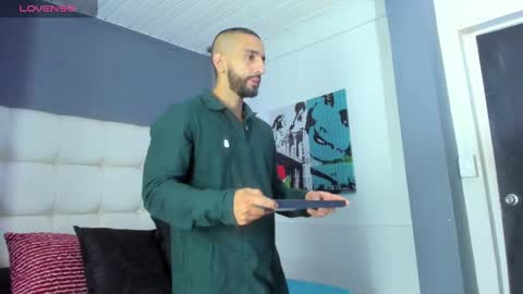 Yiyo online show from October 9, 3:59 am