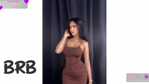 ylonagrae online show from December 17, 3:06 am