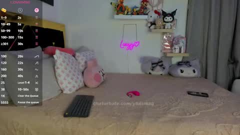 Snapshot of yluismag chatting on June 6, 4:17 am lucy online show from June 6, 4:17 am