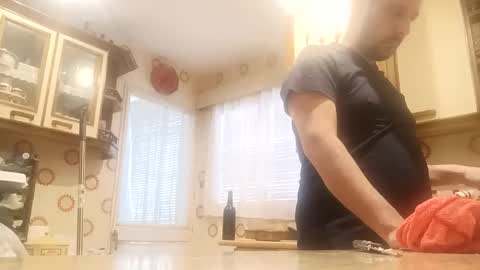 Snapshot of ymasb chatting on December 2, 2:23 pm ymasb online show from December 2, 2:23 pm