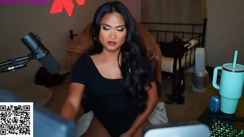 Snapshot of ynaong chatting on December 4, 4:43 am Palmela Handerson online show from December 4, 4:43 am