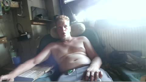 Snapshot of ynghotgerman92 chatting on June 25, 5:17 pm ynghotgerman92 online show from June 25, 5:17 pm