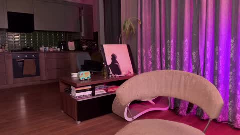 Snapshot of yoga_pizza_420 chatting on December 11, 4:28 am Max online show from December 11, 4:28 am