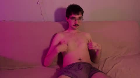 Snapshot of yoga_pizza_420 chatting on March 4, 4:29 am Max online show from March 4, 4:29 am