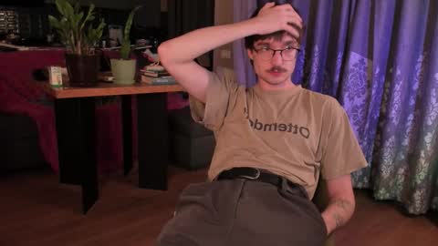 Snapshot of yoga_pizza_420 chatting on March 27, 10:20 pm Max online show from March 27, 10:20 pm