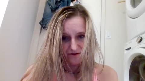 Snapshot of yogabuttttttt chatting on October 7, 4:09 am yogabuttttttt online show from October 7, 4:09 am