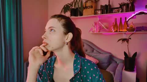 Snapshot of yoka_paradoxxx chatting on June 21, 12:30 pm yoka_paradoxxx online show from June 21, 12:30 pm