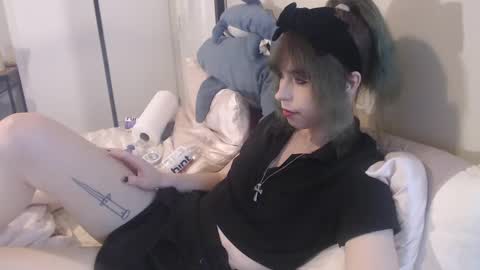 Snapshot of yokaigirl chatting on December 4, 10:30 pm Yokai Girl online show from December 4, 10:30 pm