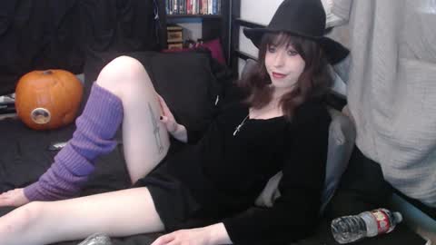 Snapshot of yokaigirl chatting on October 28, 7:16 pm Yokai Girl online show from October 28, 7:16 pm