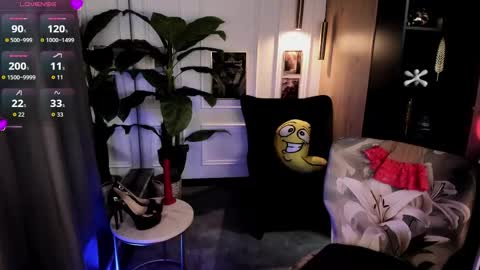 Snapshot of yolanda_kiss chatting on June 8, 8:09 pm Yolanda online show from June 8, 8:09 pm