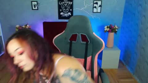 Yolandi-Foun online show from November 6, 12:06 pm