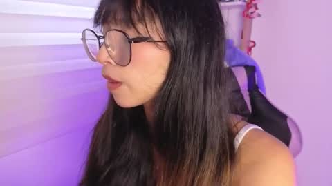 Snapshot of yommi_winx chatting on November 16, 10:04 pm Yommi Winx online show from November 16, 10:04 pm