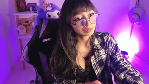 Snapshot of yommi_winx chatting on November 28, 7:44 am Yommi Winx online show from November 28, 7:44 am