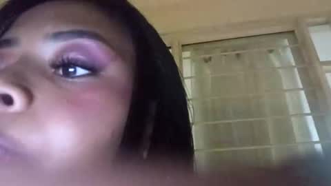 Snapshot of yonata874277 chatting on June 11, 5:49 am yonata874277 online show from June 11, 5:49 am