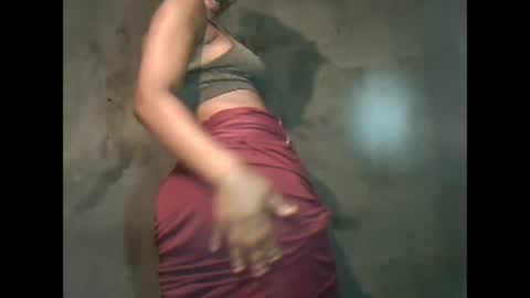 Snapshot of yoncexx25 chatting on December 28, 11:05 pm amazingkellyxx online show from December 28, 11:05 pm