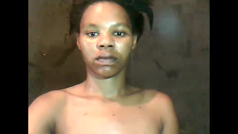 Snapshot of yoncexx25 chatting on January 2, 10:05 am amazingkellyxx online show from January 2, 10:05 am