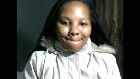 Snapshot of yoncexx25 chatting on February 16, 4:53 pm amazingkellyxx online show from February 16, 4:53 pm