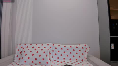 yoon_shin online show from November 15, 4:43 am