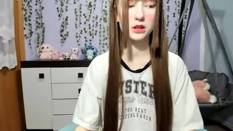 Snapshot of yoonhee_ki chatting on March 10, 3:28 pm yoonhee_ki online show from March 10, 3:28 pm