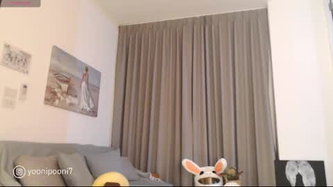 yoonipooni online show from February 20, 4:36 pm