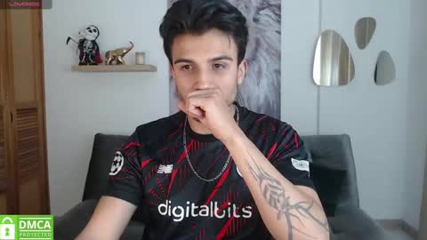 Snapshot of yoshy_man chatting on December 20, 6:19 am yoshy_man online show from December 20, 6:19 am