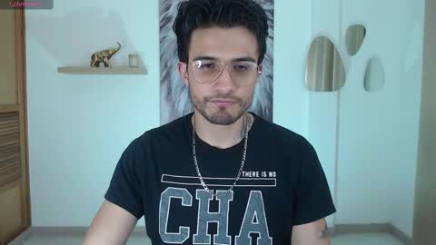 Snapshot of yoshy_man chatting on January 8, 3:19 am yoshy_man online show from January 8, 3:19 am