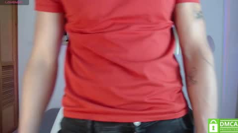 Snapshot of yoshy_man chatting on January 29, 6:43 am yoshy_man online show from January 29, 6:43 am