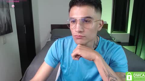 Snapshot of yoshy_man chatting on November 22, 3:27 am yoshy_man online show from November 22, 3:27 am