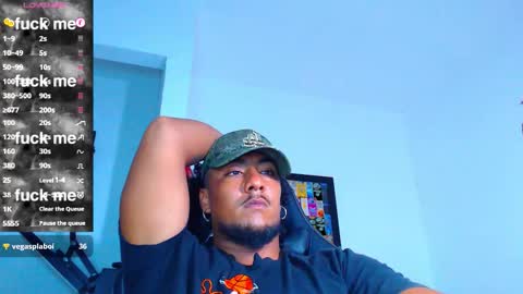 Snapshot of yosoy_enzo2020 chatting on November 25, 4:23 am Enzo online show from November 25, 4:23 am