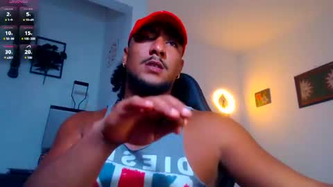Snapshot of yosoy_enzo2020 chatting on July 18, 9:29 pm Enzo online show from July 18, 9:29 pm