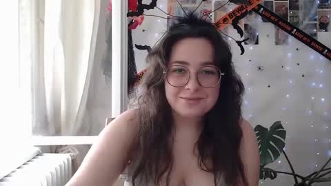 Snapshot of you_aurora chatting on September 22, 10:06 am Aurora online show from September 22, 10:06 am
