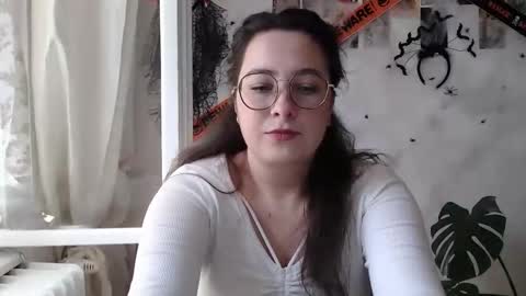 Snapshot of you_aurora chatting on October 2, 10:11 am Aurora online show from October 2, 10:11 am