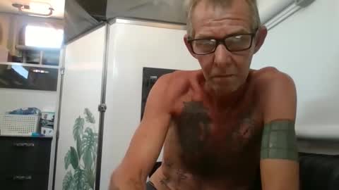 Travelling Kinky Couple online show from November 1, 2:57 am