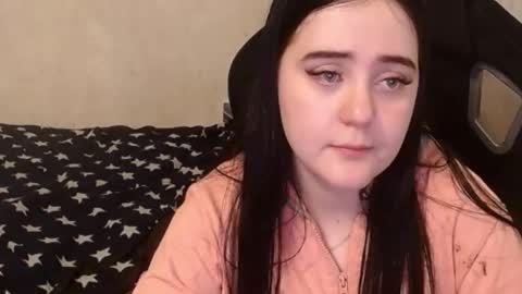 Snapshot of your_8a8y chatting on December 4, 6:06 pm your_8a8y online show from December 4, 6:06 pm