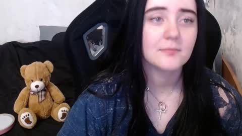 Snapshot of your_8a8y chatting on March 5, 11:06 am your_8a8y online show from March 5, 11:06 am