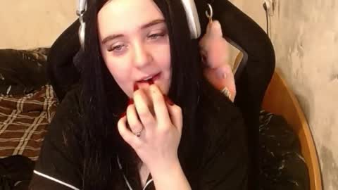 Snapshot of your_8a8y chatting on September 18, 4:31 pm your_8a8y online show from September 18, 4:31 pm