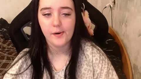 Snapshot of your_8a8y chatting on September 24, 7:33 am your_8a8y online show from September 24, 7:33 am