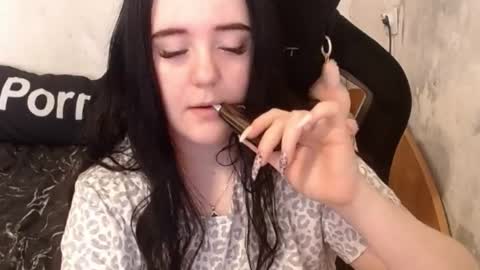 Snapshot of your_8a8y chatting on October 7, 9:06 am your_8a8y online show from October 7, 9:06 am