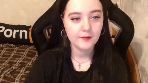 Snapshot of your_8a8y chatting on October 27, 11:36 am your_8a8y online show from October 27, 11:36 am