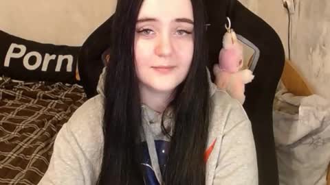 Snapshot of your_8a8y chatting on November 12, 12:16 pm your_8a8y online show from November 12, 12:16 pm