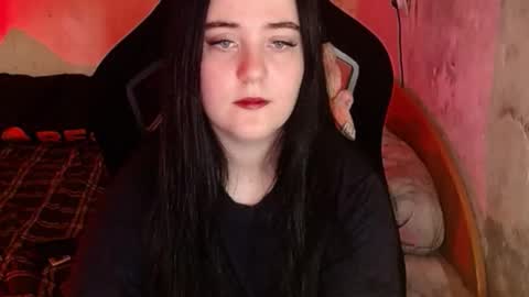 Snapshot of your_8a8y chatting on December 3, 3:32 pm your_8a8y online show from December 3, 3:32 pm