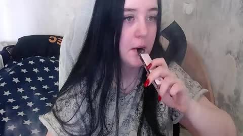 your_8a8y online show from April 27, 10:57 am