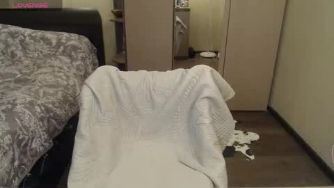 Snapshot of your__maria chatting on February 4, 4:37 am Maria Love online show from February 4, 4:37 am