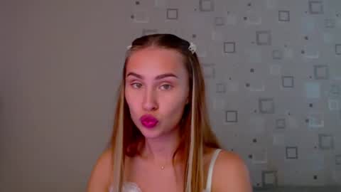 Snapshot of your_ameliaa chatting on June 25, 3:27 pm Amelia online show from June 25, 3:27 pm