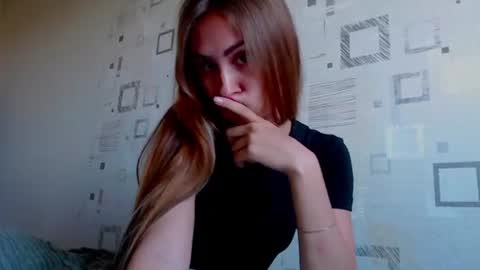 Snapshot of your_ameliaa chatting on June 27, 3:06 pm Amelia online show from June 27, 3:06 pm
