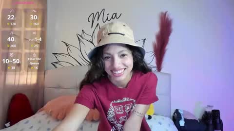 Snapshot of your_beck chatting on February 1, 9:29 pm mia3 online show from February 1, 9:29 pm